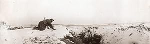 France WWI Western Front Wounded Soldier crawling to Trench Old Photo 1914-1918