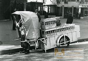 France Paris Martini Alcohol Delivery man-pulled vehicle Old Photo Aubry 1940