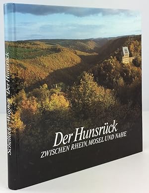 Image du vendeur pour Der Hunsrck zwischen Rhein, Mosel und Nahe. Fotos von Walter W. Vollrath. mis en vente par Antiquariat Heiner Henke