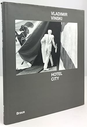 Bild des Verkufers fr Hotel City. Fotografien 1980-1984. zum Verkauf von Antiquariat Heiner Henke