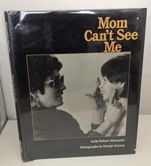 Imagen del vendedor de Mom Can't See Me a la venta por S. Howlett-West Books (Member ABAA)