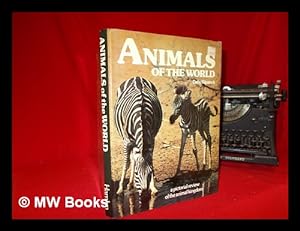 Imagen del vendedor de Animals of the World a la venta por MW Books
