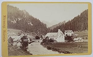 Mürzsteg, Südseite. Originalfotografie, Albumin auf Verlagskarton. Auf der Rückseite typografisch...