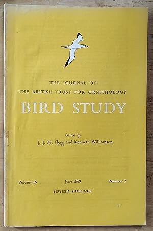 Bild des Verkufers fr Bird Study : The Journal of the British Trust for Ornithology Volume 16 June 1969 Number 2 / L J Yeatman "Seasonal fluctuations of a bird population on the coast of the Var, France" / The distribution of the Raven in Britain and Ireland/ J Stafford "The census of heronries, 1962-63" / Raymond Hewson "Roosts and roosting habits of the Dipper" / J D R Vernon " Spring migration of the Common Gull in Britain and Ireland" zum Verkauf von Shore Books