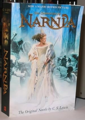 Seller image for The Chronicles of Narnia Omnibus Edition -(illustrated)- The Magician's Nephew; The Lion, The Witch and The Wardrobe; The Horse and His Boy; Prince Caspian; The Voyage of the Dawntreader; The Silver Chair; The Last Battle for sale by Nessa Books