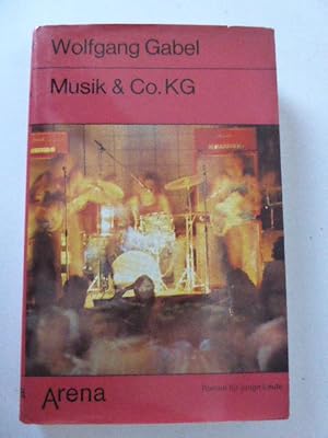 Seller image for Musik & Co. KG. Roman fr junge Leute. Hardcover mit Schutzumschlag for sale by Deichkieker Bcherkiste
