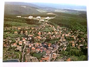 AK Kurort Hahnenklee im Oberharz. Luftbild, Fliegeraunahme, Ortsansicht, Blick auf die Kurklinike...