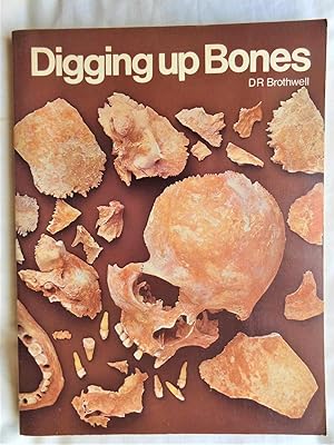 Immagine del venditore per DIGGING UP BONES The excavation, treatment and study of human skeletal remains venduto da Douglas Books