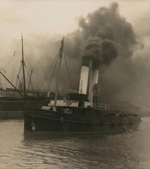 Bild des Verkufers fr The Tug'. A vintage gelatin silver photograph (visible image size 335  297 mm) on the original mount [circa 1910s] zum Verkauf von Michael Treloar Booksellers ANZAAB/ILAB