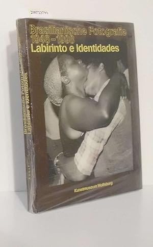 Bild des Verkufers fr Brasilianische Fotografie 1946 - 1998 Labirinto e identidades : [anllich der Ausstellung Brasilianische Fotografie 1946 - 1998: Labirinto e Identidades, Kunstmuseum Wolfsburg, 23. Oktober 1999 - 30. Januar 2000] / [Red.: Andrea Brodbeck] zum Verkauf von ralfs-buecherkiste