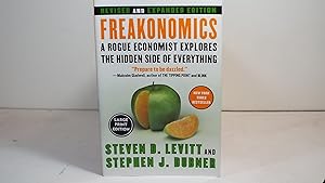 Seller image for Freakonomics Rev Ed: A Rogue Economist Explores the Hidden Side of Everything for sale by Gene The Book Peddler