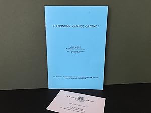 Imagen del vendedor de Is Economic Change Optimal? - The Economic History Society of Australia & New Zealand, A.C. Davidson Public Lecture, 1990, Delivered at the University of Sydney, 8 July 1990 a la venta por Bookwood