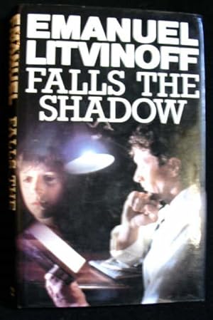 Immagine del venditore per Falls The Shadow venduto da Ariel Books IOBA