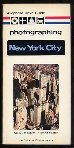 Bild des Verkufers fr Photographing New York City zum Verkauf von Between the Covers-Rare Books, Inc. ABAA