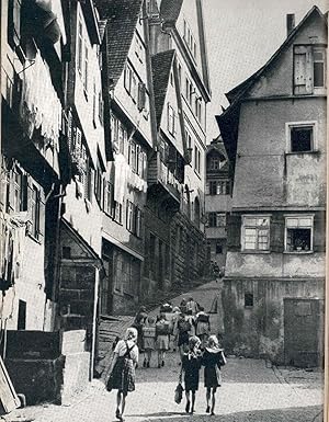 Tübigen ; 86 ganzseitige Bilder nach bisher unveröffentlichten Aufnamen. [Tubingen: 86 full-page ...