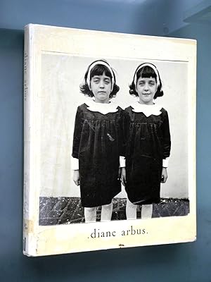 Immagine del venditore per Diane Arbus venduto da PhotoTecture Books