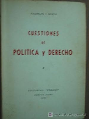 Seller image for CUESTIONES DE POLTICA Y DERECHO for sale by Librera Maestro Gozalbo