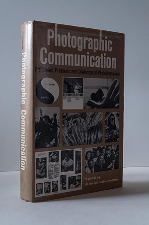 Immagine del venditore per Photographic Communication. Principles, Problems and Challenges of Photojournalism venduto da Andmeister Books