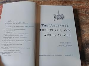 Imagen del vendedor de The University, the citizen, and world affairs. a la venta por Librera "Franz Kafka" Mxico.