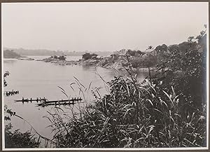 Seller image for Photographie originale - Le fleuve Oubangui et les rochers de l'ancien Bangui - Oubangui Chari - Centrafrique for sale by Librairie Trois Plumes