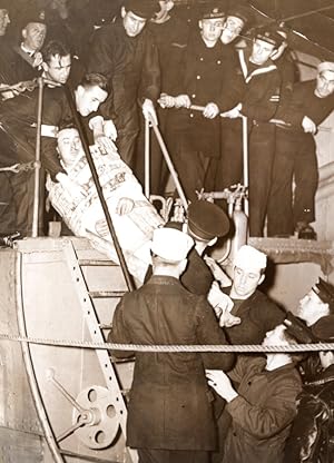 Newcastle Collier Sheaf Crest Sinking Survivor Rescue Stretcher old Photo 1939