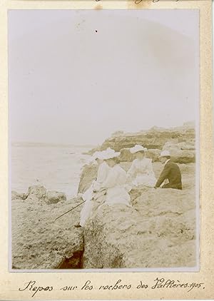 France, Environs de Royan, Repos sur les rochers des Vallières 1905, Vintage citrate print