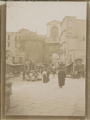 Italie, Naples, Marchands devant la Porte d'Espagne, 1903, vintage citrate print