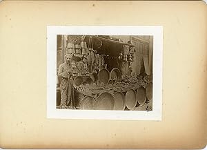 Lekegian, Egypte, Marchand de cuivres arabes, ca.1900 contretype argentique