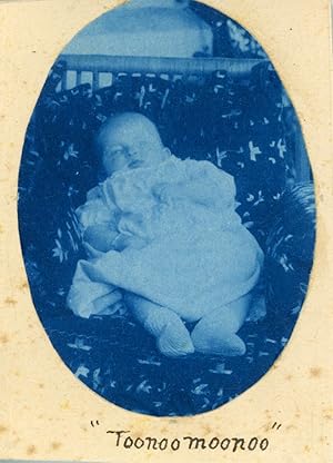 France, Nourrisson qui dort, ca.1900, vintage cyanotype print