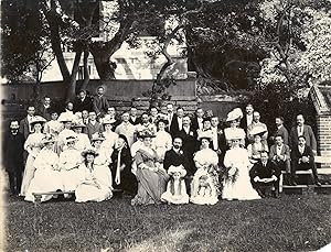 Réunion de famille au parc, vers 1900