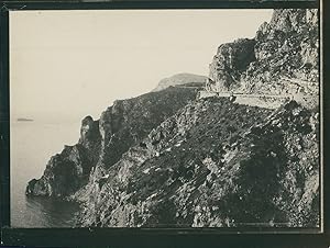 Italie, Environs de Naples, Route sur les rochers, ca.1900, Vintage silver print