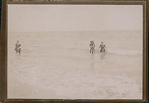 France, Loire-Atlantique, La Baule, Baigneurs dans l'eau, ca.1900, Vintage citrate print