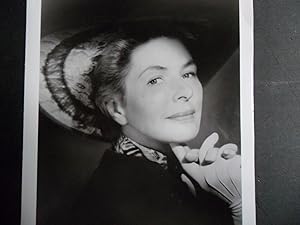 Bild des Verkufers fr FOTO. INGRID BERGMAN RETURS TO BROADWAY TO STAR IN SHAWS zum Verkauf von TAHOE