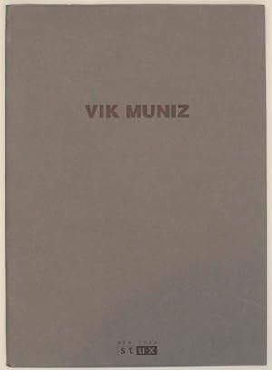 Image du vendeur pour Vik Muniz mis en vente par Jeff Hirsch Books, ABAA