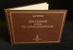 Seller image for DOCUMENTS AUTOUR DU COMPAGNONNAGE : BIOGRAPHIE DE L'AUTEUR DU LIVRE DU COMPAGNONNAGE et HISTOIRE D'UNE SCISSION suivie de QUESTION VITALE DANS LE COMPAGNONNAGE . for sale by Librairie Franck LAUNAI