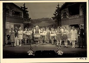 Seller image for Ansichtskarte / Postkarte Theaterszene Saison in Salzburg, Finale 3. Akt, Schauspieler in Trachten, Gebck for sale by akpool GmbH