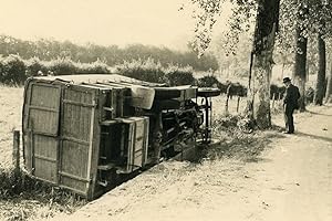 France Memories of a Tow Truck Lorry Wreck Accident Rollover Old Photo 1935