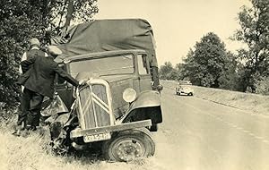 France Memories of a Tow Truck Citroen Van Accident Old Photo 1935