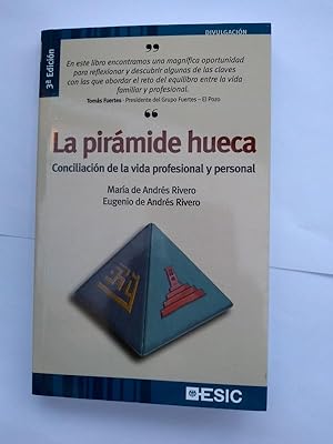 Imagen del vendedor de La piramide hueca a la venta por Libros Ambig