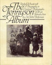 Bild des Verkufers fr The Tennyson album. A biography in original photographs . zum Verkauf von Bcher Eule