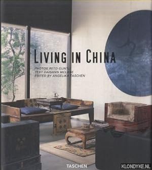 Imagen del vendedor de Living in China a la venta por Klondyke