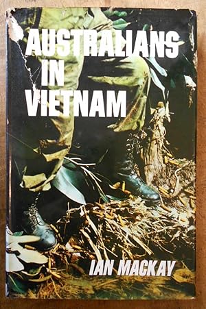 Imagen del vendedor de AUSTRALIANS IN VIETNAM a la venta por Uncle Peter's Books