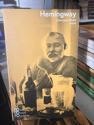 Image du vendeur pour Ernest Hemingway. Aus d. Franz. von Elmar Tophoven. Den dokumentar. u. bibliograph. Anh. bearb. Paul Raabe. (= Rowohlts Monographien rm 73). mis en vente par Antiquariat Hecht