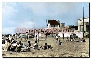 Image du vendeur pour Carte Postale Ancienne Notre Dame De Monts jeux sur la plage mis en vente par CPAPHIL