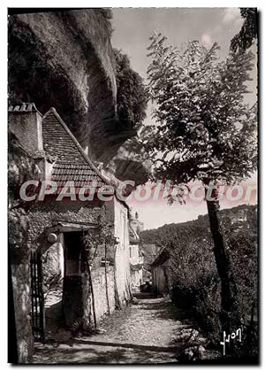 Imagen del vendedor de Carte Postale Semi Moderne Les Eyzies Capitale Prehistorique Rue Du Moyen AGe a la venta por CPAPHIL