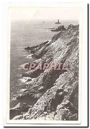 Immagine del venditore per Pointe du Raz Carte Postale Moderne L'eperon et le phare de la vieille (lighthouse) venduto da CPAPHIL