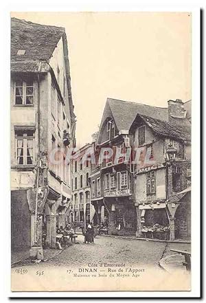 Imagen del vendedor de Dinan Carte Postale Ancienne Rue de l'apport Maisons en bois du Moyen Age (dont Pharmacie) tres anime a la venta por CPAPHIL