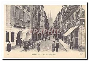 Seller image for Bayonne Carte Postale Ancienne La rue Port Neuf (anime) Credit Lyonnais for sale by CPAPHIL