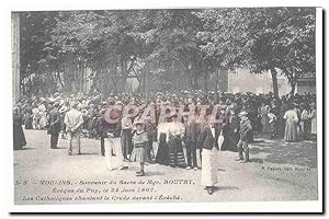 Imagen del vendedor de Moulins Carte Postale Ancienne Souvenir du sacre de Mgr Boutry Eveque du Puy le 24 juin 1907 LEs catholiques chantant (reproduction) a la venta por CPAPHIL