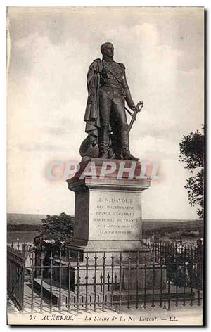 Bild des Verkufers fr Carte Postale Ancienne Auxerre la Statue de L N Davout zum Verkauf von CPAPHIL